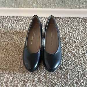 Black Ecco Heels size 38